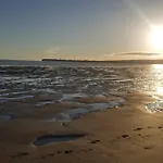 Crag Shore 4*