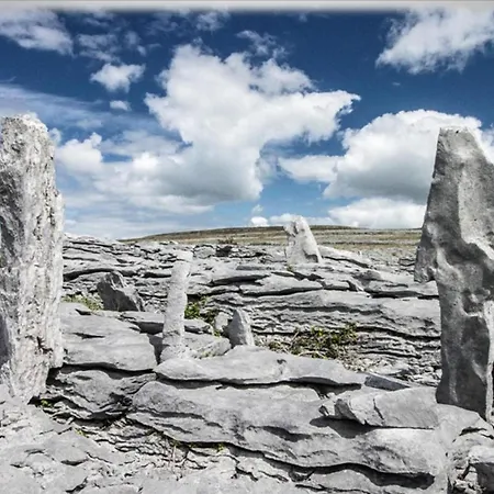 Crag Shore Lahinch